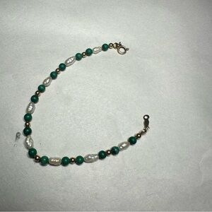 Chic pearl Green and Gold Beaded Bracelet